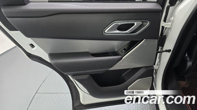 Land Rover Range Rover Velar 2.0 D240 R-Dynamic SE 2018 — фото 25
