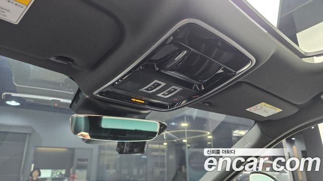 Land Rover Range Rover Velar 2.0 D240 R-Dynamic SE 2018 — фото 27