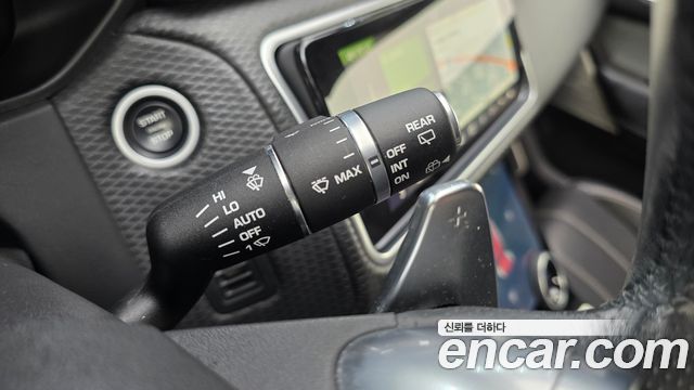 Land Rover Range Rover Velar 2.0 D240 R-Dynamic SE 2018 — фото 29