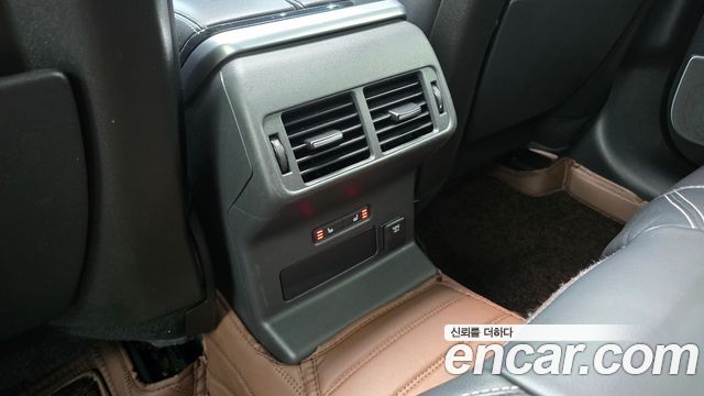 Land Rover Range Rover Velar 2.0 D240 R-Dynamic SE 2018 — фото 31
