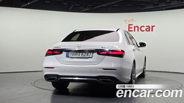 Mercedes-Benz E-Class (W213) E220d 4MATIC AMG Line 2021 — фото 4