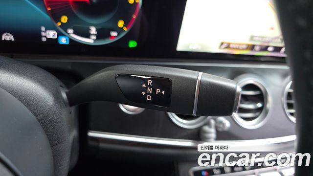 Mercedes-Benz E-Class (W213) E220d 4MATIC AMG Line 2021 — фото 9