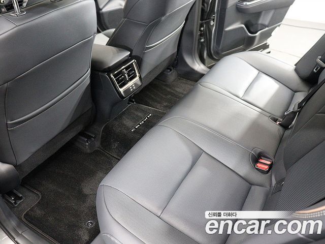Toyota Crown Crossover 2.5 4WD Hybrid 2026 — фото 15