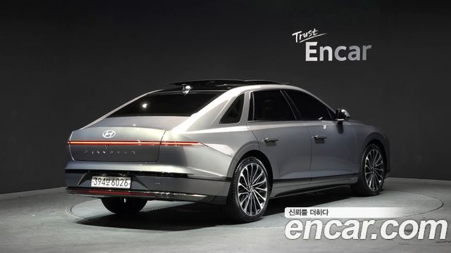Hyundai Grandeur (GN7) 2,5 Gasoline 2WD Calligraphy 2025 — фото 2