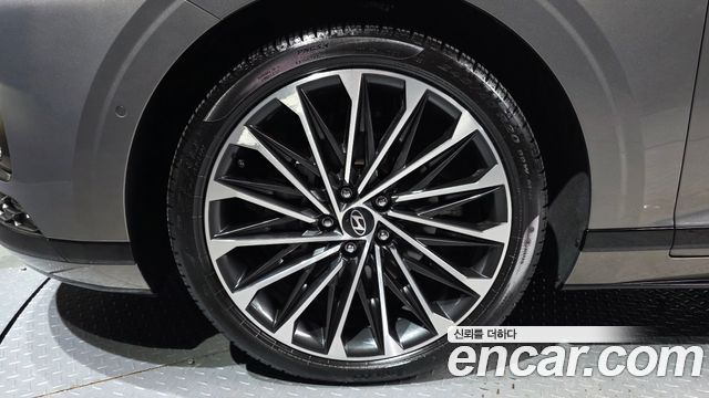 Hyundai Grandeur (GN7) 2,5 Gasoline 2WD Calligraphy 2025 — фото 5