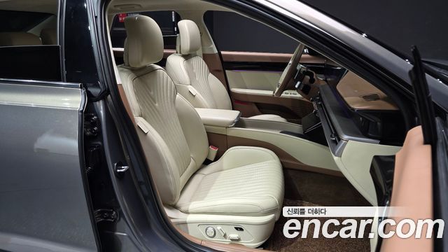 Hyundai Grandeur (GN7) 2,5 Gasoline 2WD Calligraphy 2025 — фото 11