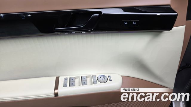 Hyundai Grandeur (GN7) 2,5 Gasoline 2WD Calligraphy 2025 — фото 17