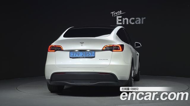 Tesla Model Y Long Range AWD 2021 — фото 4