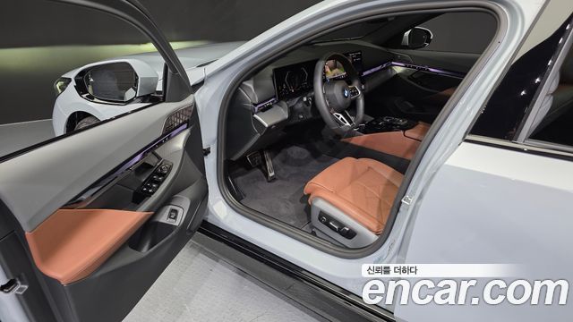 BMW 5 Series (G60) 530i xDrive M Sport Pro Special Edition 2026 — фото 10