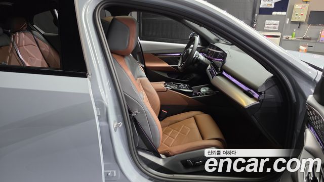 BMW 5 Series (G60) 530i xDrive M Sport Pro Special Edition 2026 — фото 12