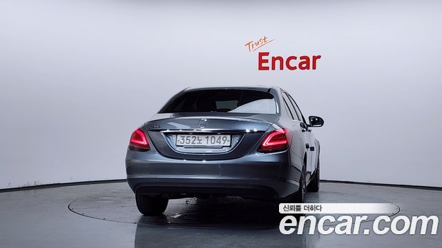 Mercedes-Benz C-Class (W205) C200 2019 — фото 4