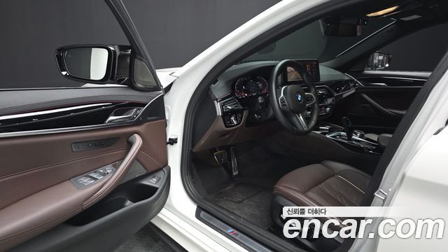 BMW 5 Series (G30) 530i M Sport Package 2022 — фото 10