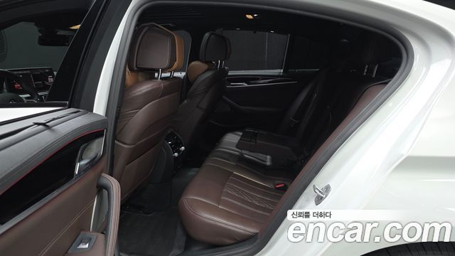 BMW 5 Series (G30) 530i M Sport Package 2022 — фото 11
