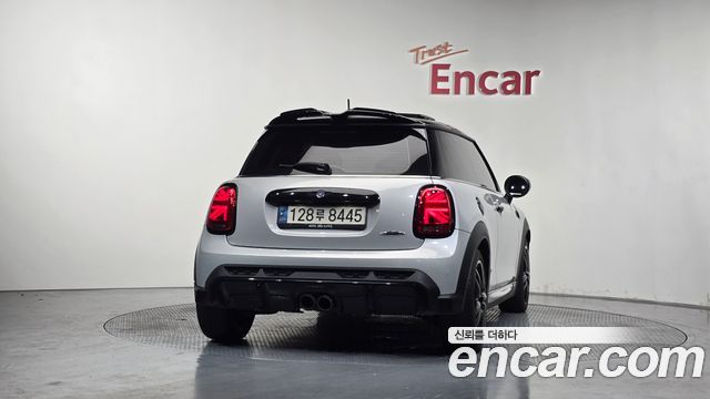 MINI Cooper S JCW Rockingham GT Edition 3rd 2022 — фото 4