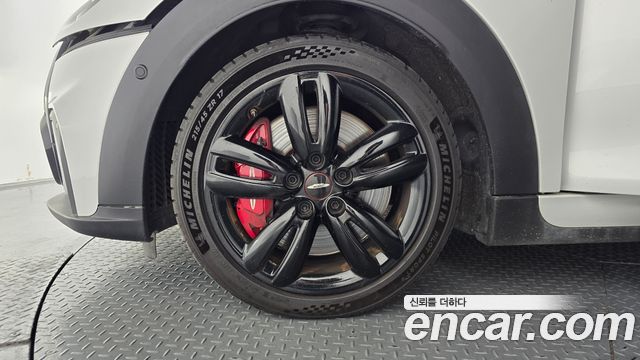 MINI Cooper S JCW Rockingham GT Edition 3rd 2022 — фото 5