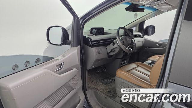 Hyundai Staria 4WD Lounge 7-Seater Inspiration 2022 — фото 10