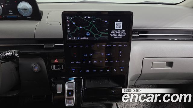 Hyundai Staria 4WD Lounge 7-Seater Inspiration 2022 — фото 13