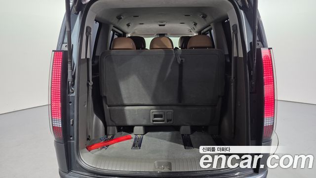 Hyundai Staria 4WD Lounge 7-Seater Inspiration 2022 — фото 19