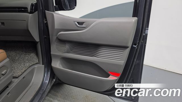 Hyundai Staria 4WD Lounge 7-Seater Inspiration 2022 — фото 24