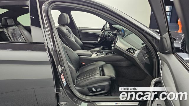 BMW 5 Series (G30) 520d M Sport package 2017 — фото 11