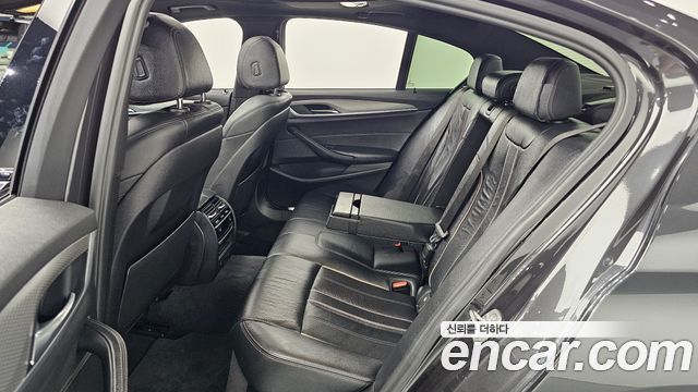 BMW 5 Series (G30) 520d M Sport package 2017 — фото 12