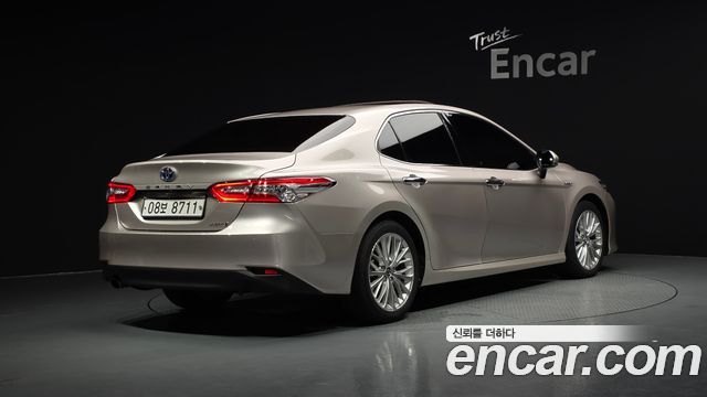 Toyota Camry (XV70) 2.5 XLE Hybrid 2019 — фото 2