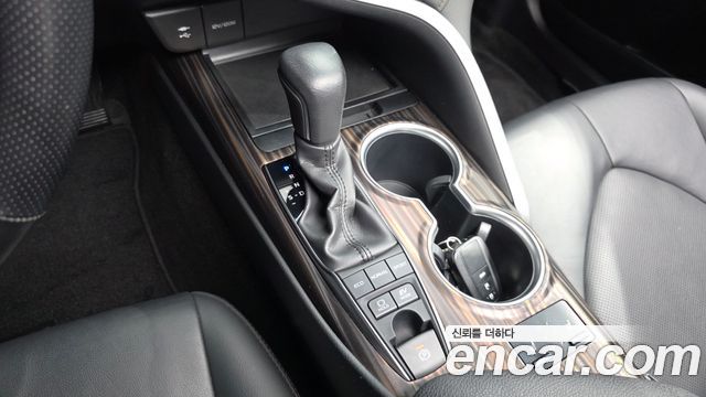 Toyota Camry (XV70) 2.5 XLE Hybrid 2019 — фото 9