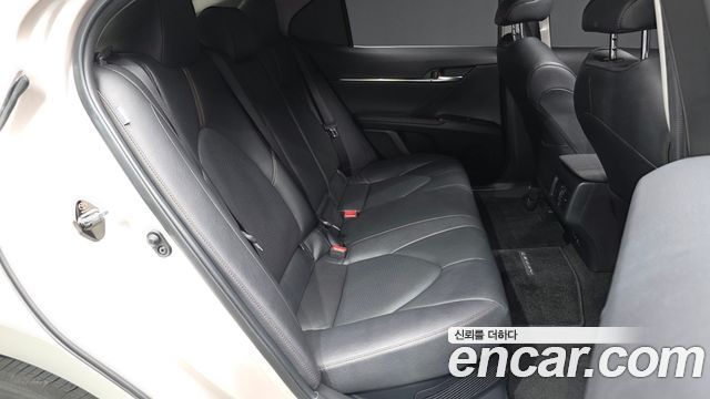 Toyota Camry (XV70) 2.5 XLE Hybrid 2019 — фото 16