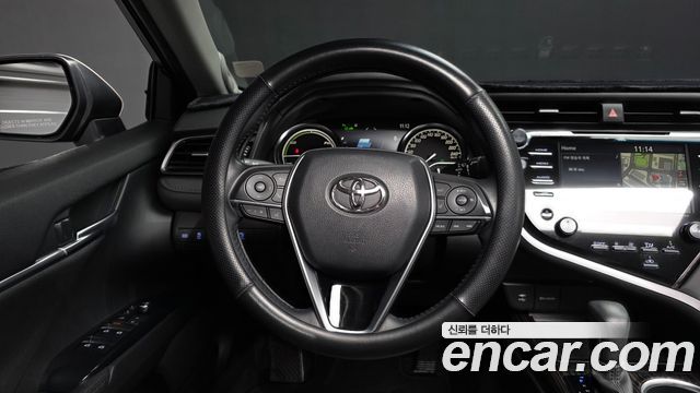 Toyota Camry (XV70) 2.5 XLE Hybrid 2019 — фото 17