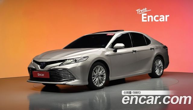 Toyota Camry (XV70) 2.5 XLE Hybrid 2019 — фото 1