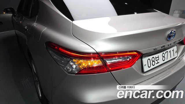 Toyota Camry (XV70) 2.5 XLE Hybrid 2019 — фото 29