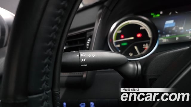 Toyota Camry (XV70) 2.5 XLE Hybrid 2019 — фото 36