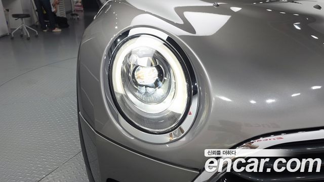 MINI Cooper D Clubman Standard 2nd 2019 — фото 28