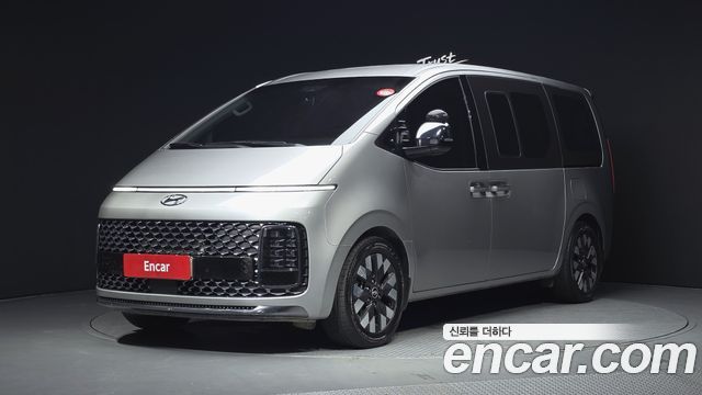 Hyundai Staria 4WD Lounge 9-Seater Prestige 2022 — фото 1