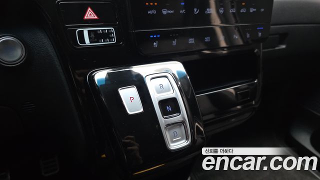 Hyundai Staria 4WD Lounge 9-Seater Prestige 2022 — фото 9