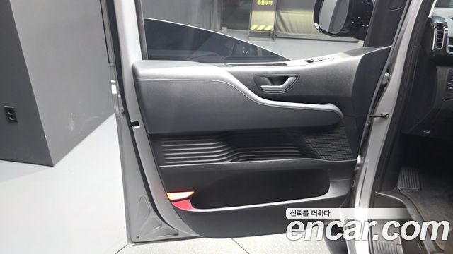 Hyundai Staria 4WD Lounge 9-Seater Prestige 2022 — фото 24