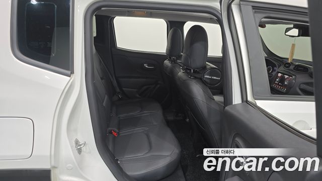 Jeep Renegade 1.3 Limited 2022 — фото 11