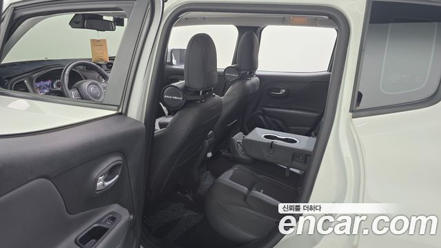 Jeep Renegade 1.3 Limited 2022 — фото 12