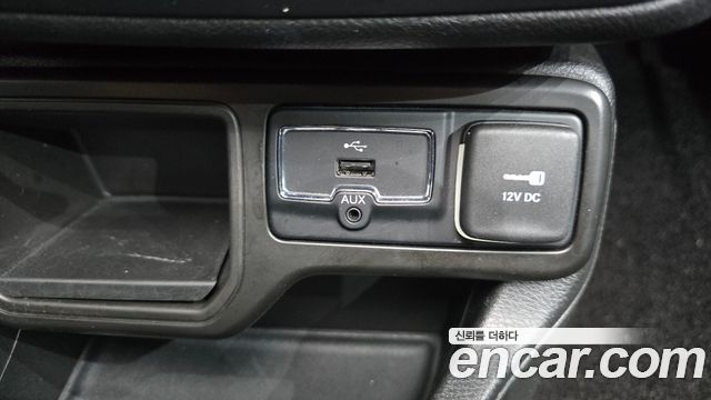 Jeep Renegade 1.3 Limited 2022 — фото 13