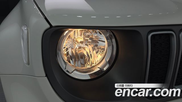 Jeep Renegade 1.3 Limited 2022 — фото 22