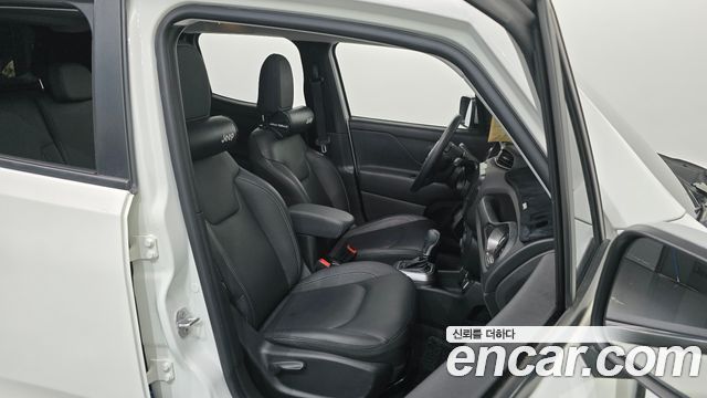 Jeep Renegade 1.3 Limited 2022 — фото 26