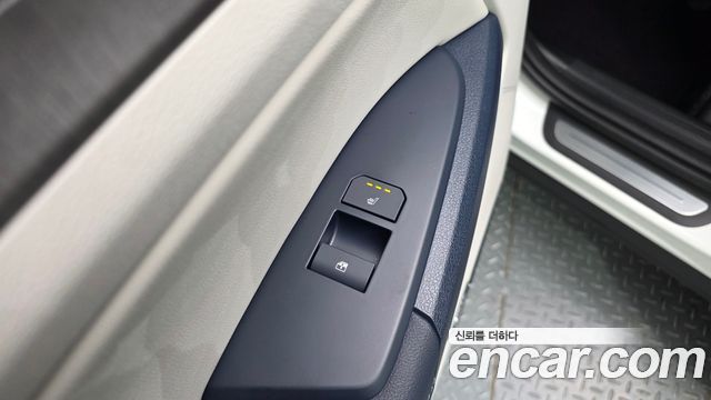 Kia Sportage (V) Gasoline 1.6 Turbo 2WD Signature 2026 — фото 17