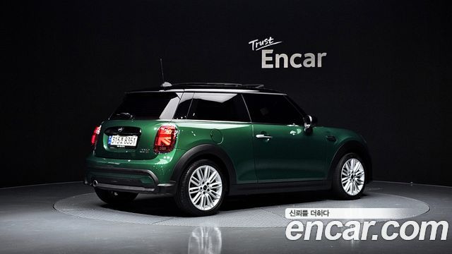 MINI Cooper Classic Plus Launch Pack Third Generation 2022 — фото 2
