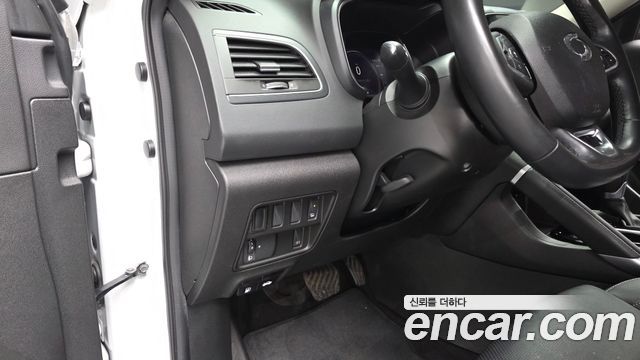 Renault Korea QM6 2.0 LPe RE Signature 2WD 2023 — фото 13