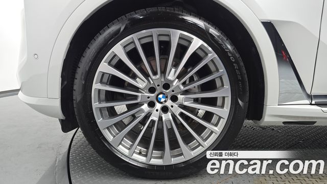 BMW X7 (G07) xDrive 40i Design Pure Excellence 6-Seater 2025 — фото 5