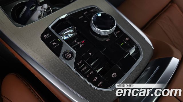 BMW X7 (G07) xDrive 40i Design Pure Excellence 6-Seater 2025 — фото 9