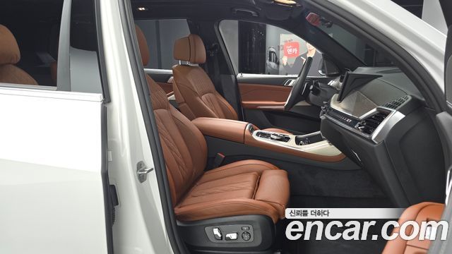 BMW X7 (G07) xDrive 40i Design Pure Excellence 6-Seater 2025 — фото 11