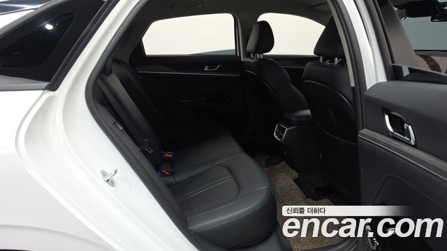Kia K5 (III) 2.0 Noblesse 2024 — фото 15