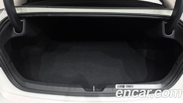 Kia K5 (III) 2.0 Noblesse 2024 — фото 23