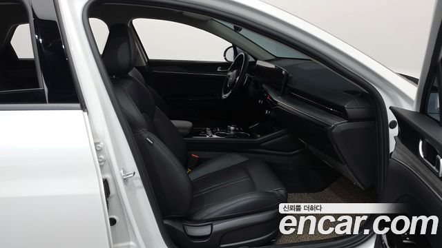 Kia K5 (III) 2.0 Noblesse 2024 — фото 32